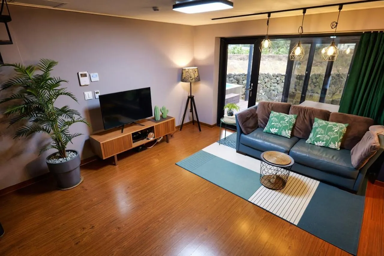 Holiday home Hyeopjae Moonbeam Villa Jeju