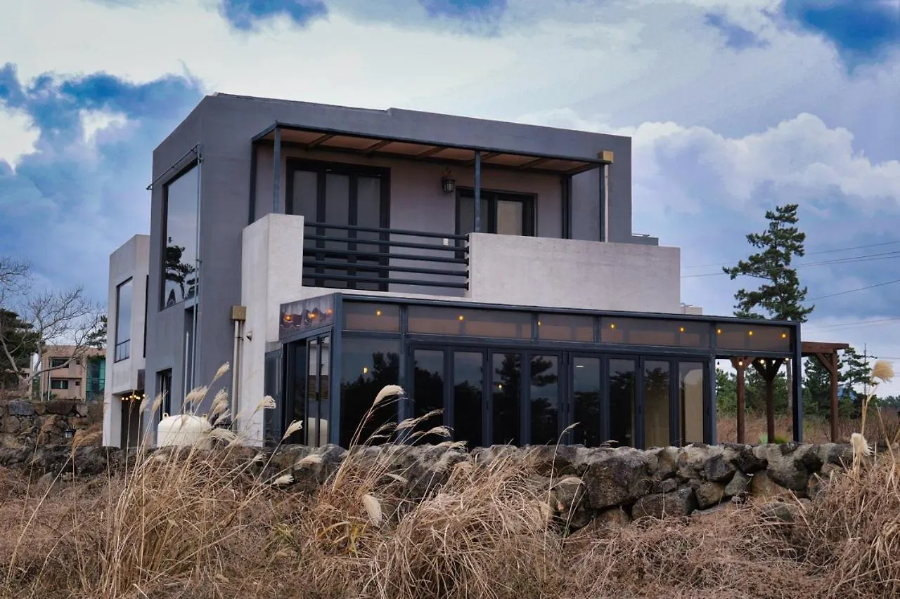 Hyeopjae Moonbeam Villa Jeju Holiday home